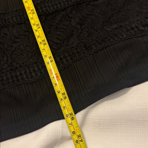 Torrid Black Lace Trim Inset Tank SZ 2X Sleeveless Top Stretch fully lined goth - Picture 7 of 12